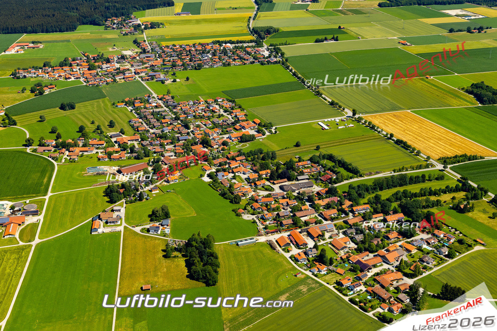 Aktuelles Luftbild von Arget Sauerlach - Die Luftaufnahme wurde 2022 mittels UL-Flugzeug erstellt ( keine Drohne ) - hochauflösende Kamera-Systeme von  Canon -Beste Qualität - Für grossformatige Ausdrucke geeignet. Die Geschenkidee !