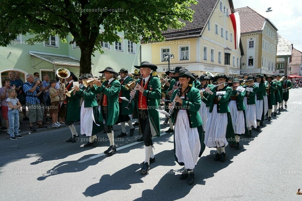 18d-TANNHEIM-Bundesmusikfest-2023-Juni16-Reutte-DSC06577 | Info aus dem Bezirk Reutte/Ausserfern Tirol sowie eine umfangreiche Bilddatenbank über die gesamte Region: Lechtal, Talkessel Reutte, Tannheimertal, Zwischentoren. Lech, Plansee, Zugspitze, Grenztunnel, B179, Fernpassstraße, Verkehr, Lawinen, Tradition, - Realisiert mit Pictrs.com