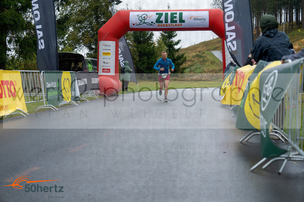 50Hertz-Zielbilder Herbstlauf | Rennsteig-Herbstlauf am 5. Oktober 2025 - Neuhaus/Rwg. nach Masserberg