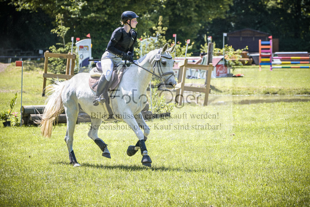 DOS_6925 | Entdecke hochwertige Reitturnierfotos von Foto Oger. Professionell, emotional und authentisch – jetzt Lieblingsmomente im Shop bestellen.Deutschlandweite Turnierfotografie. - Realisiert mit Pictrs.com