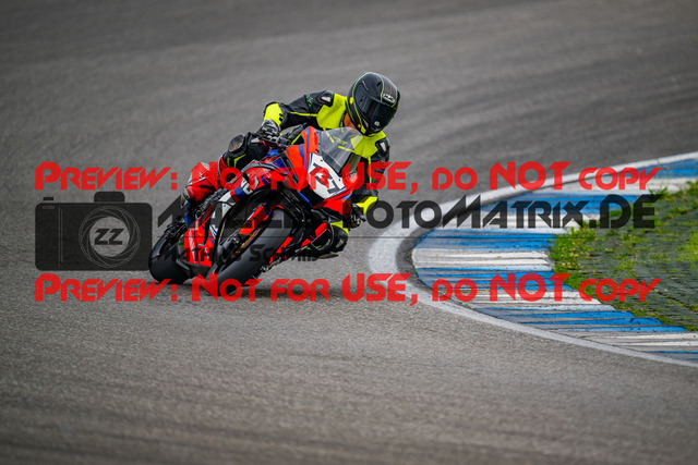 MaZZes_FotoMatrix_240701_6007705_5906 | WEISS