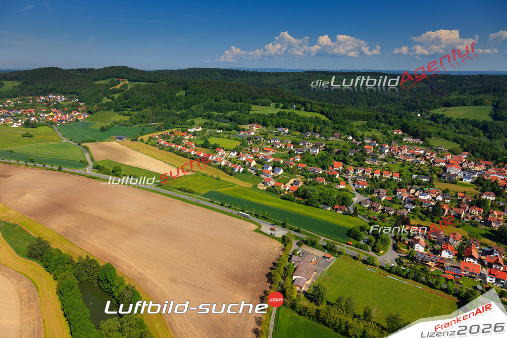 Die Luftaufnahme Theisenort - Küps wurde vom UL-Flugzeug (keine Drohne) aus fotografiert.Hohe Druck- Auflösung-die Geschenkidee!