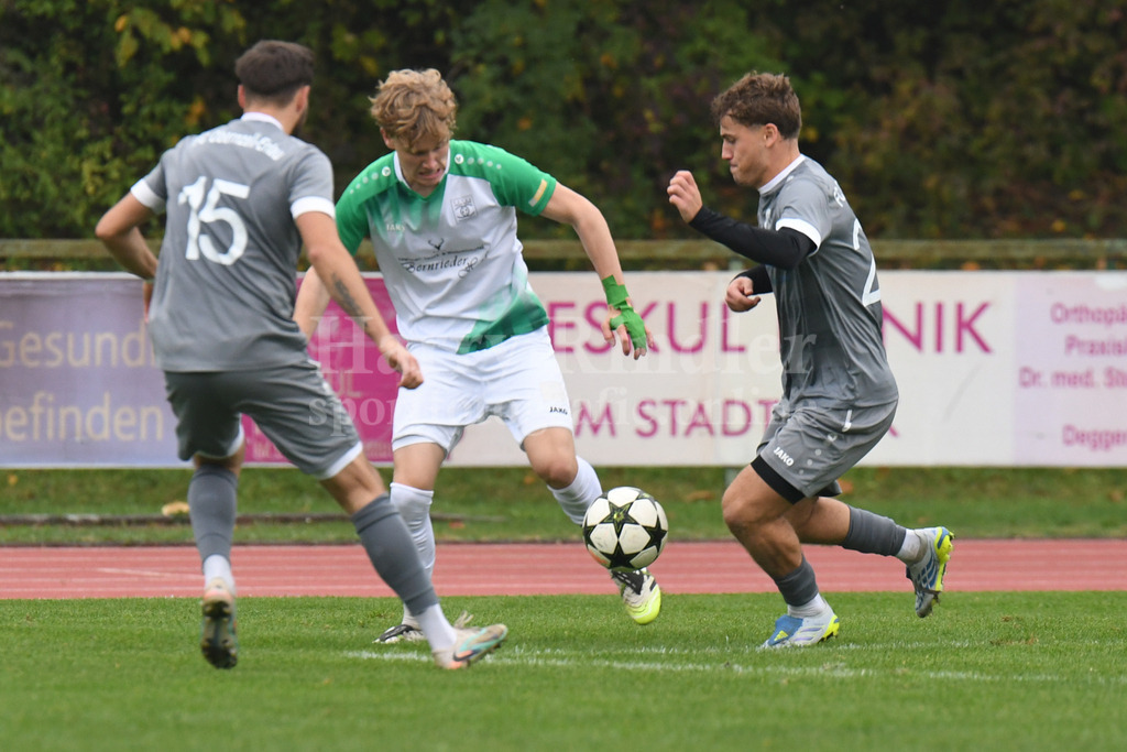 SpVgg GW Deggendorf : FC Obernzell-Erlau | Maximilian Eichlinger (SpVgg GW Deggendorf #27) - Realisiert mit Pictrs.com