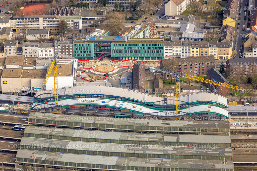 Duisburg240303852 | Luftbild, Hauptbahnhof Hbf Großbaustelle mit Neubau Gleishalle und Bahnhofsvorplatz Ost, neuer Kreisverkehr und Concentrix Bürogebäude, Dellviertel, Duisburg, Ruhrgebiet, Nordrhein-Westfalen, Deutschland, Duisburg-S