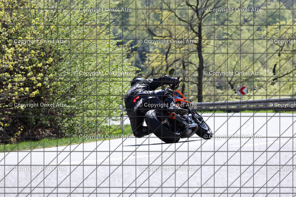 IMG_7043 | Fotograf am Kyffhäuser. Onkel Atze. Kyffhäuser Rennstrecke. Café36. Motorsportfotografie. - Realisiert mit Pictrs.com