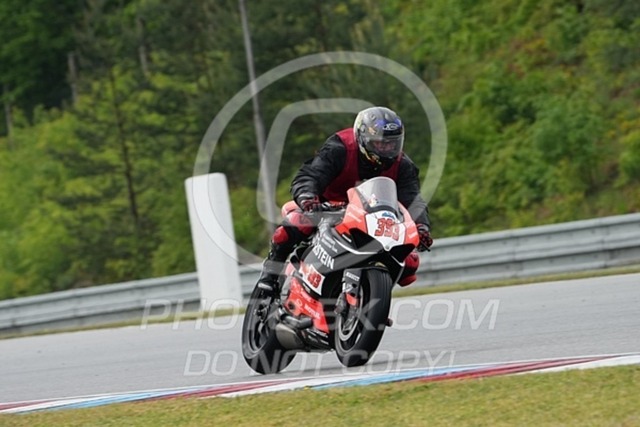 2024_05_03_PBK_13715 | Sportfotografie; SlowMotion; Video; Rennstrecke; Hafeneger; Speer; Racing; RSE; BMW; CBO; Trackday; Motorsportarena; Hockenheimring; Brno; Most; Barcelona; Valencia