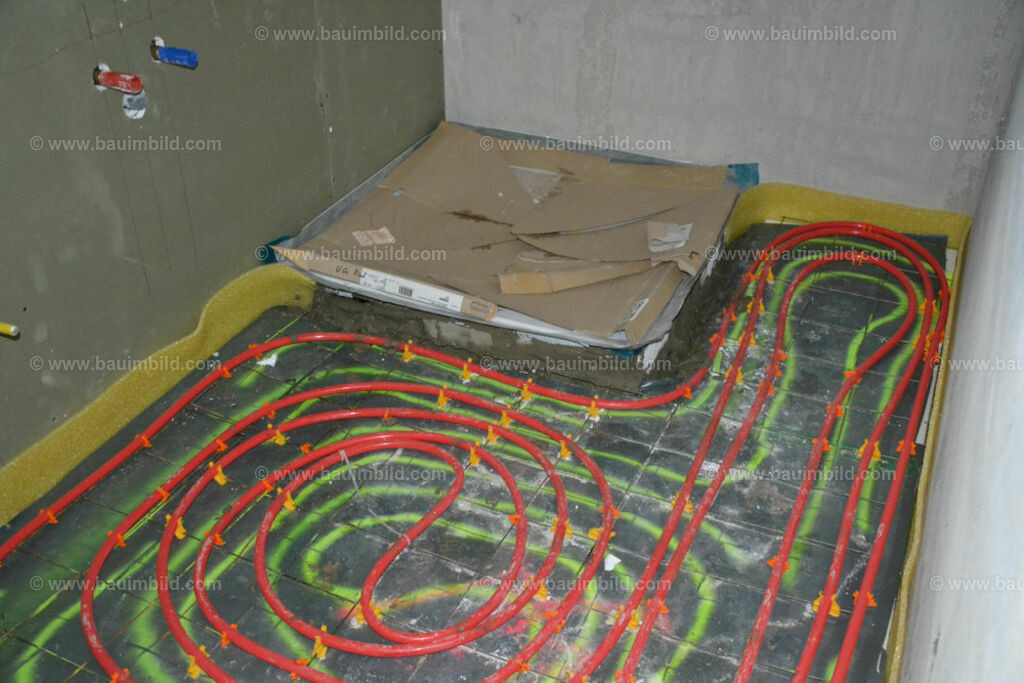 bib-lg16-heizung-0070 | Nach LV-Leistungsgruppen sortierte Detailfotos über den Bau eines Hauses. Alle Hausbau-Bilder direkt vom Urheber und Autor der Website Haus-Selber-Bauen.com