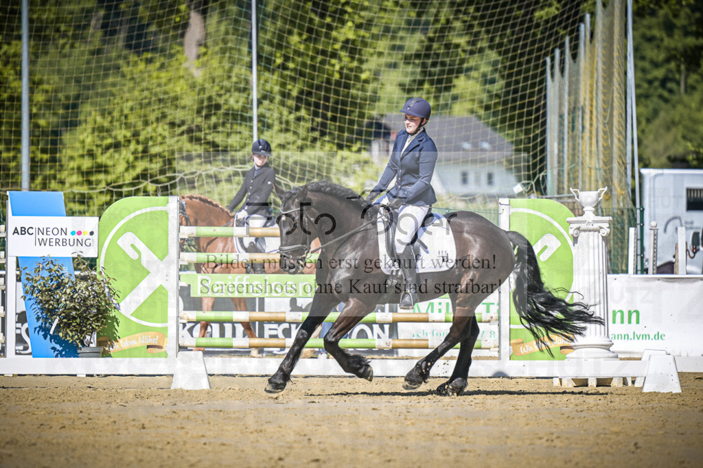 DOS_4177 | Entdecke hochwertige Reitturnierfotos von Foto Oger. Professionell, emotional und authentisch – jetzt Lieblingsmomente im Shop bestellen.Deutschlandweite Turnierfotografie. - Realized with Pictrs.com