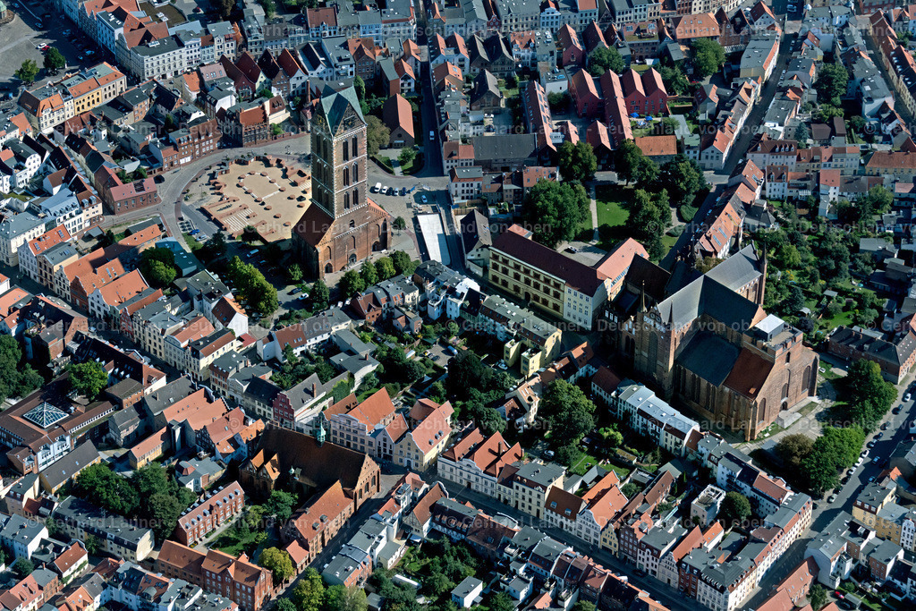 4062263 | WISMAR 08.09.2021 Kirchengebäude der St. Georgenkirche in Wismar im Bundesland Mecklenburg-Vorpommern, Deutschland. // Church building St. Georgenkirche in Wismar in the state Mecklenburg - Western Pomerania, Germany. Foto: Gerhard Launer
