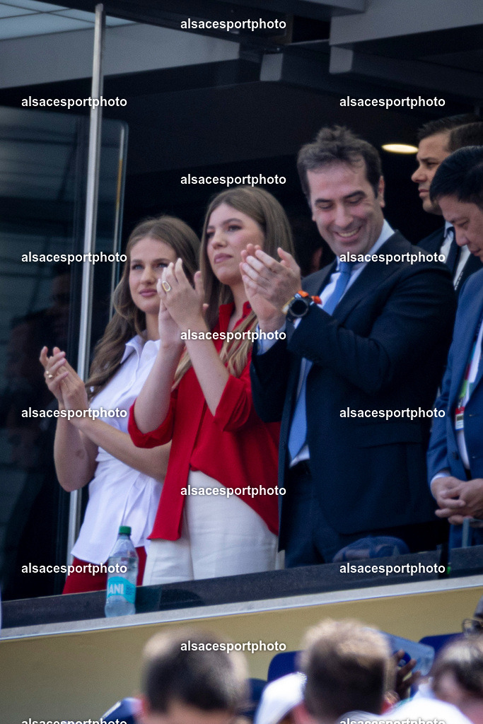FOOTBALL : Argentine vs Espagne – Finale de la Coupe du Monde FIFA 2026. New York New Jersey Stadium, East Rutherford, New Jersey, États-Unis. 19/07/2026. | La princesse des Asturies Leonor de Bourbon et l'infante Sofía de Bourbon assistent à la finale de la Coupe du Monde de la FIFA 2026 entre l'Argentine et l'Espagne au New York New Jersey Stadium, à East Rutherford, dans le New Jersey, le 19 juillet 2026, aux États-Unis.