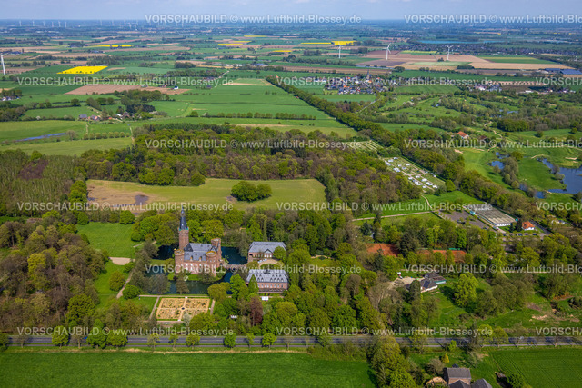 Bedburg-Hau240402462SchlossMoyland | Luftbild, Museum Schloss Moyland, neugotisches Wasserschloss und Schlosspark umgeben von Wiesen und Feldern und Wald, Ausflugsziel am Niederrhein, Moyland, Bedburg-Hau, Niederrhein, Nordrhein-Westfalen, Deutschland