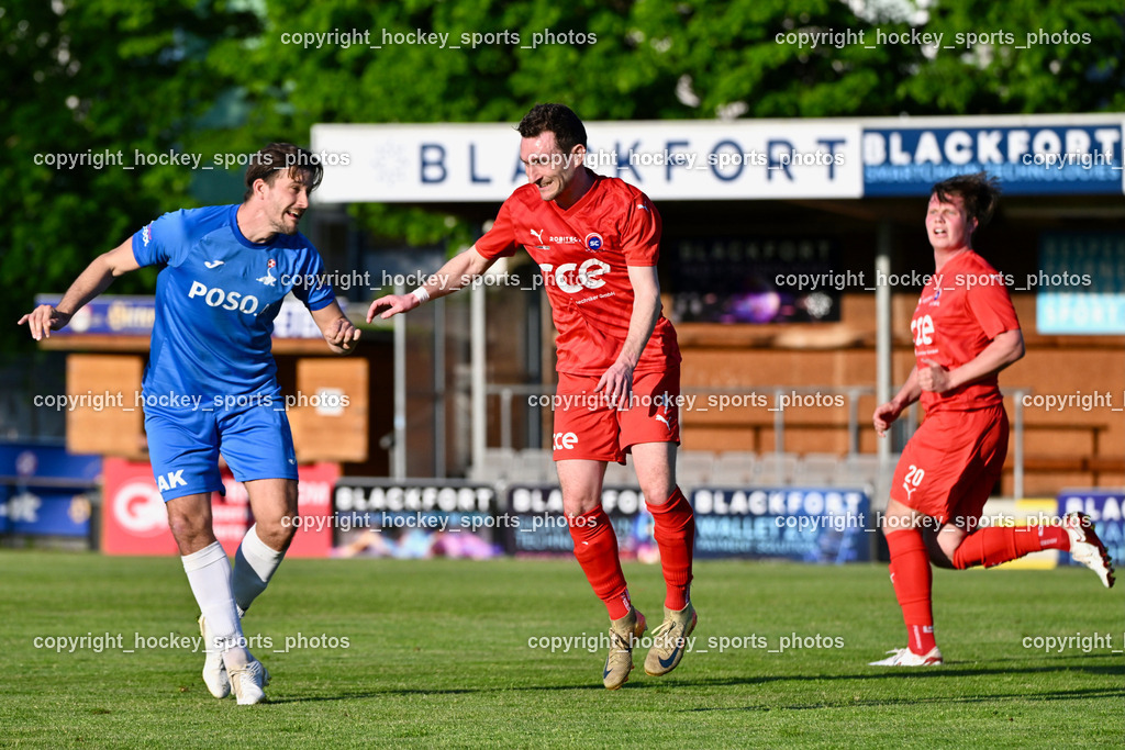SAK vs. SC ST. Veit | #4 Timo Günther Drussnitzer SAK, #9 Julian Brandstätter SC St.Veit, #20 Fabian Christian Gangl SC St.Veit, SAK vs. SC ST. Veit, SAK vs. SC ST. Veit am 30.04.2025 in Klagenfurt (Sportpark Welzenegg), Austria, (Photo by Bernd Stefan)