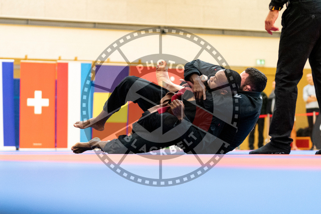 20231118PBB12579 | Fighters compete during the AJP Tour 600 Frankfurt Championship in Frankfurt/Main, Germany, on November 18, 2023.