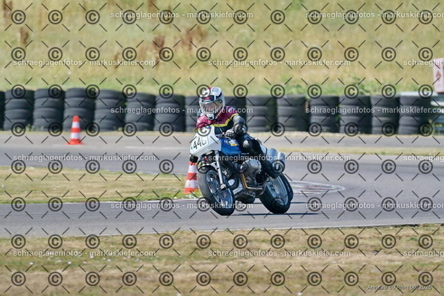 26bc03-0516 | markuskiefer.com - Realisiert mit Pictrs.com