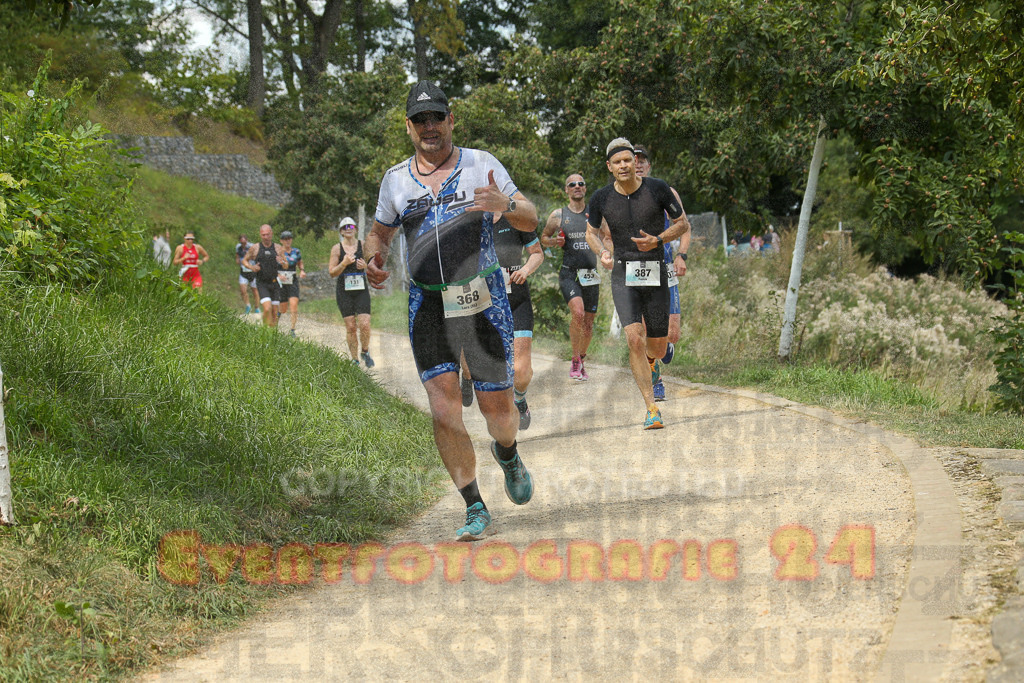 250824_1343_EX1_3379 | Sportfotografie im Rhein-Sieg Kreis, Köln, Bonn, NRW, Rheinland Pfalz, Hessen, etc. Unser Tätigkeitsfeld umfasst den Laufsport vom Volkslauf über den Marathon, Duathlon, Triathon bis zum Ultralauf wie Kölnpfad Ultra oder Schindertrail.