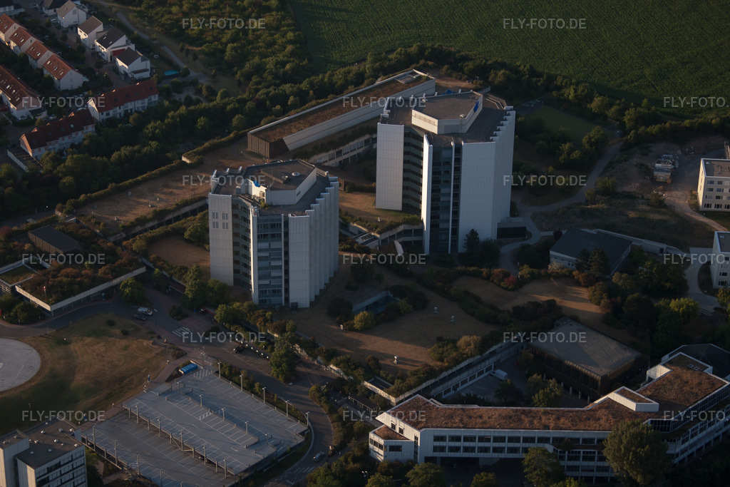 Luftbild: BG Klinik Ludwigshafen von Süden bei Sonnenaufgang http://www.bgu-ludwigshafen.de/ im Ortsteil Oggersheim in Ludwigshafen im Bundesland Rheinland-Pfalz in Deutschland. Foto: IMG_69429.jpg vom 04.07.2014 durch Werner Riehm/FLY-FOTO.de