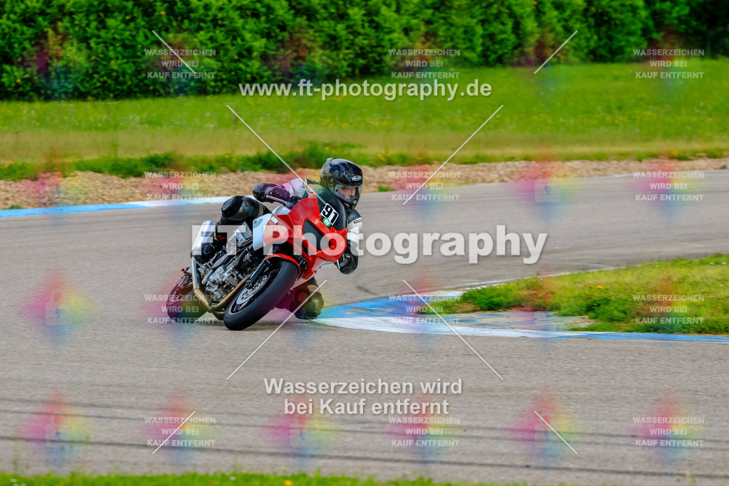 MotoTeam-8895 | Hier findet Ihr Bilder von Touristenfahrten auf der Nürburgring Nordschleife oder von anderen Veranstaltungen die ich besucht habe. Viel Spass beim Durch Schauen 