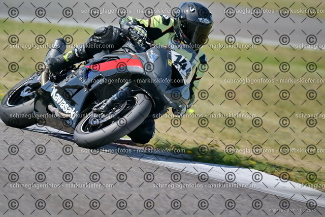 26BT02-0504 | markuskiefer.com - Realisiert mit Pictrs.com
