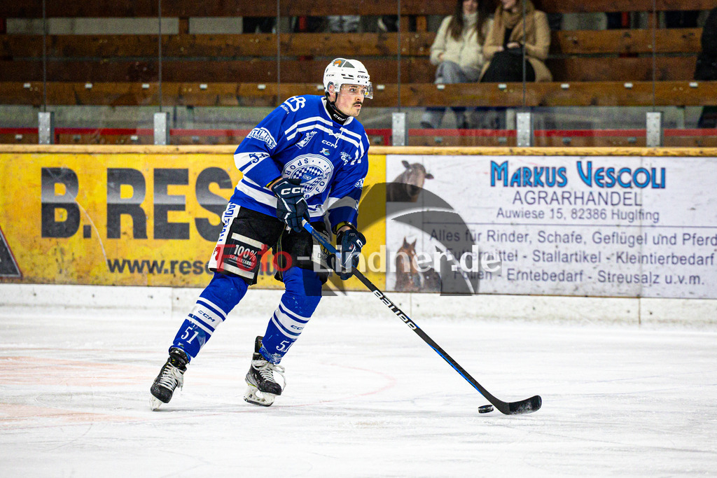 SC Forst NATURE BOYS gegen ESC Hassfurt HAWKS | Eishockey Landesliga Herren Playoffs 2024/25 - Spiel 2 von 4, SC Forst NATURE BOYS gegen ESC Hassfurt HAWKS, 20250222,Maximilian BRAUER (Nature Boyz 51) in Aktion,2025-02-22 in Peißenberg (Eisstadion Peißenberg)Maximilian BRAUER (Nature Boyz 51)Copyright: WolfgangxLindner foto-lindner.de
