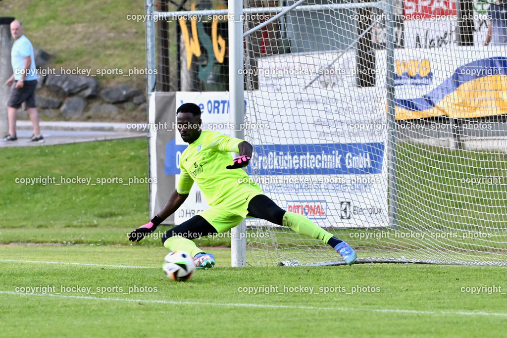 WSG Radenthein vs. URC Thal Assling | #9 Denis Kerrniqi URC Thal Assling, Elfmeter WSG Radenthein, WSG Radenthein vs. URC Thal Assling, WSG Radenthein vs. URC Thal Assling am 30.05.2025 in Radenthein (Sportplatz Radenthein), Austria, (Photo by Bernd Stefan)