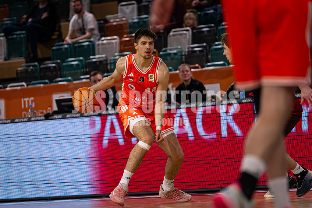 Basketball I Herren I Saison 2025-2026 I ProB Nord I 21. Spieltag I Rasta Vechta II - Iserlohn Kangaroos I 3064 | Ivan Volf (44, RASTA Vechta II) - Realisiert mit Pictrs.com