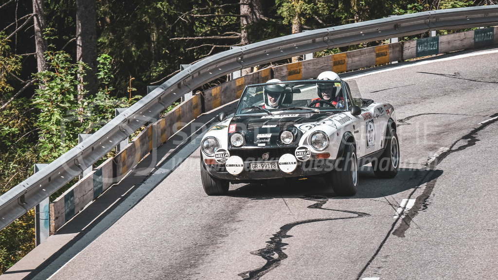 19. Arosa ClassicCar 2023 - 2. September 2023 | 19. Arosa ClassicCar 2023
Arosa, Schweiz
Weller Hanspeter aus Davos Platz mit der Startnummer 247 in einem Fiat Abarth 124 CSA, Jahrgang 1973, in der Klasse Classic Trophy.
@arosaclassiccar, @arosa.official, #arosaclassiccar, #arosa, #76curves, #classiccar
Bild: Sportfotografie Markus Aeschimann | www.markus-aeschimann.ch - Realisiert mit Pictrs.com