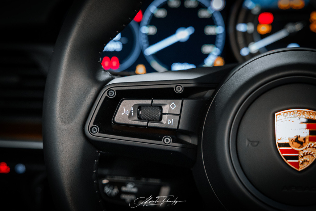 R6PZ3517 _Alexander Tschuncky | Entdecken Sie die faszinierende Welt von Alexander Tschuncky Arts: Kreative Fotografie, atemberaubende Automobilkunst und hochwertiger Bilderdruck. Lassen Sie sich inspirieren! - Realisiert mit Pictrs.com