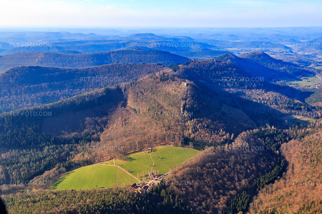 Aerial view: Gimbelhof in Lembach in the state Bas-Rhin, France.Photo: IMG_086692.jpg taken on 03/26/2016 by Werner Riehm/FLY-FOTO.comResolution of the original: 5167 x 3444 px