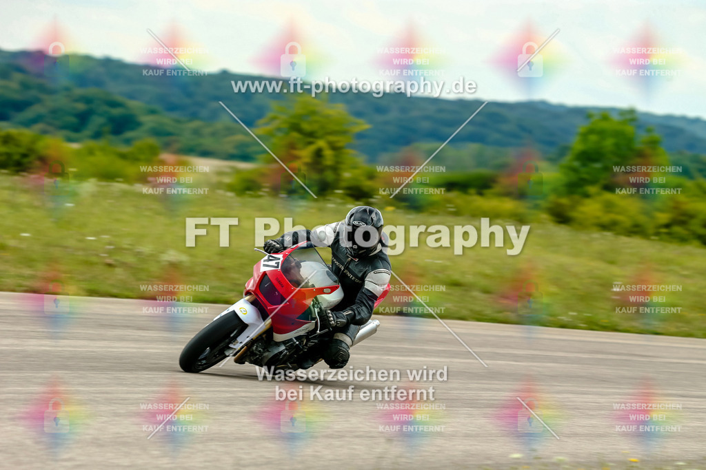 Chambley Juli-3301 | Hier findet Ihr Bilder von Touristenfahrten auf der Nürburgring Nordschleife oder von anderen Veranstaltungen die ich besucht habe. Viel Spass beim Durch Schauen 