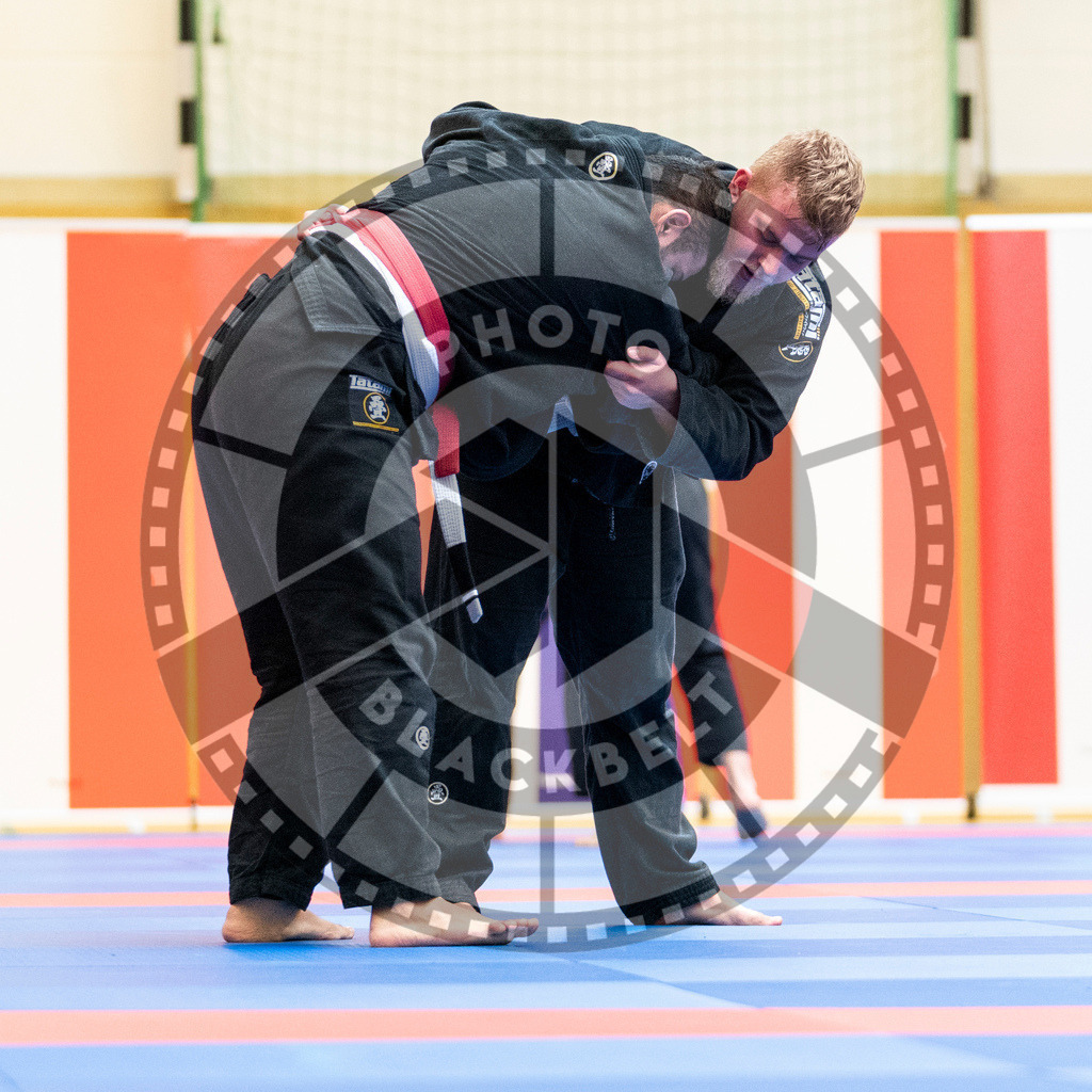 20231118PBB11697 | Fighters compete during the AJP Tour 600 Frankfurt Championship in Frankfurt/Main, Germany, on November 18, 2023.