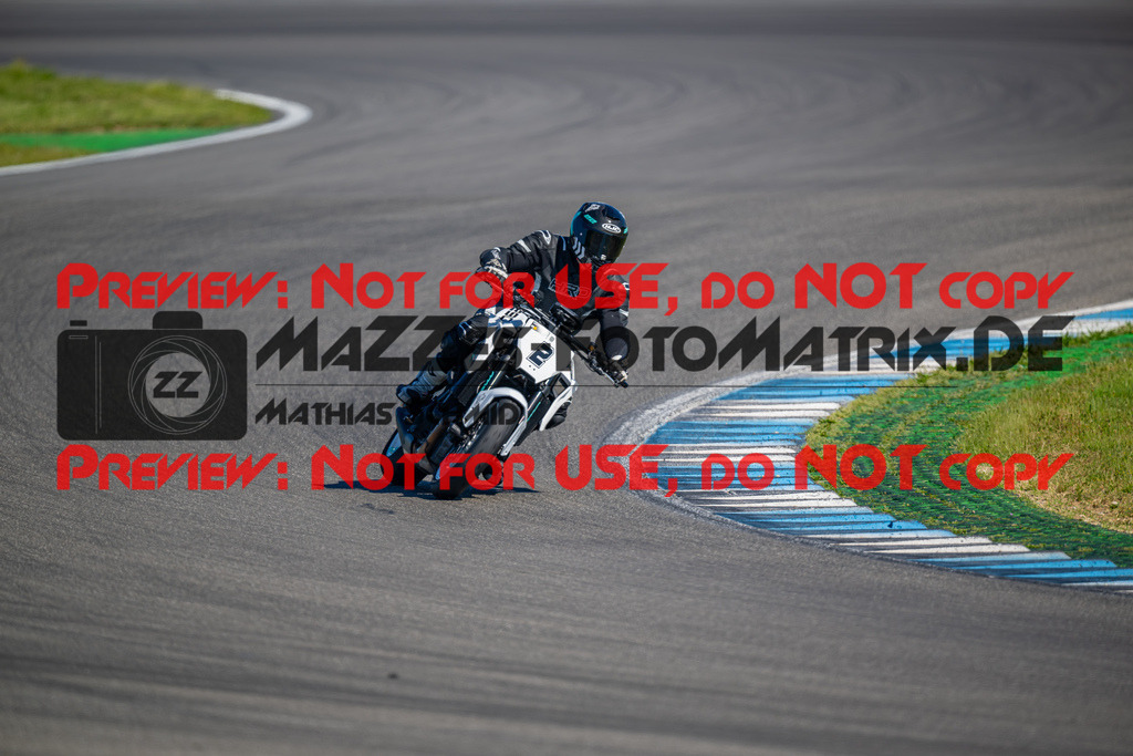 MaZZes-Fotomatrix-20260523-114052 | GRUEN