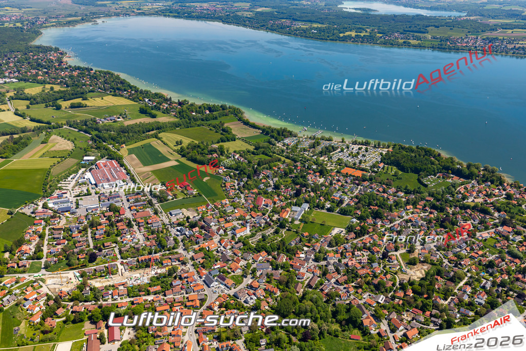 Aktuelles Luftbild von  utting-am-ammersee - Die Luftaufnahme wurde 2021 mittels UL-Flugzeug erstellt ( keine Drohne ) - hochauflösende Kamera-Systeme von  Canon -Beste Qualität - Für grossformatige Ausdrucke geeignet. Die Geschenkidee !