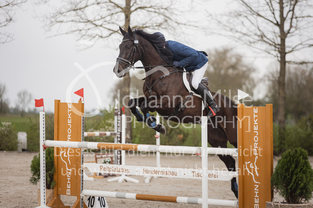 230426_HofSosath_2Ph-L-Spr-879 | Deine schönsten Turniermomente als professionelle Fotos! Entdecke hochwertige Pferdesport-Fotografie im Online-Shop. Jetzt Fotos finden & bestellen!