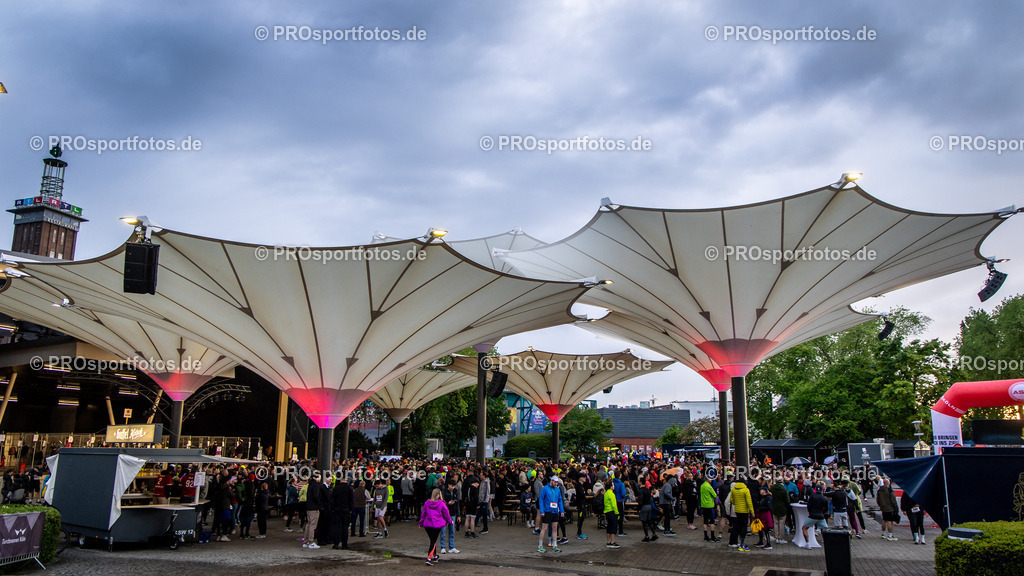 23. ASV Nachtlauf; Koeln, 13.05.26 | Impressionen vom 23. ASV Nachtlauf am 13.05.26 am Tanzbrunnen in Koeln. Foto: BEAUTIFUL SPORTS/Axel Kohring