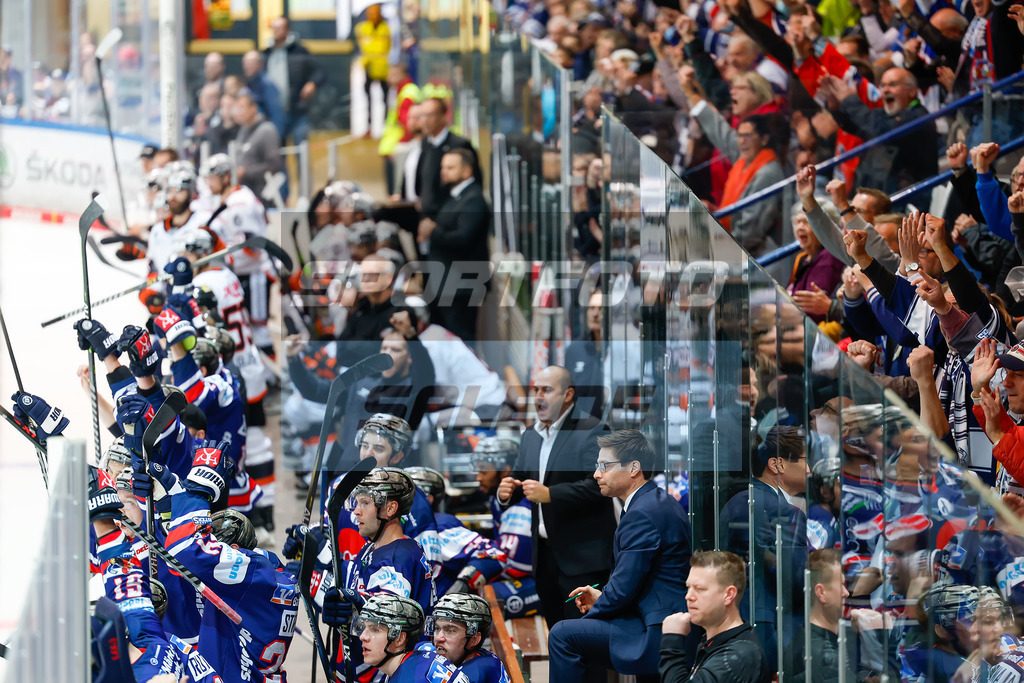 Iserlohn Roosters - Loewen Frankfurt | Chef-Trainer Pierre Beaulieu (Iserlohn Roosters)
DEL: Iserlohn Roosters - Loewen Frankfurt - Realisiert mit Pictrs.com