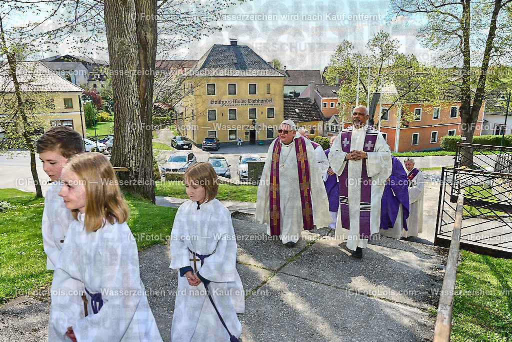 ALP6343_Hl-Requiem_Pfarrer Sinnhuber Roman | Hochzeitsfotograf mit dem Blick für´s Wesentliche, Firmung, Erstkommunion, Firmenfeiern, Sportfotoservice, Reproduktionen, Konzertfotografie, Pressefotografie, Luftbildfotografie, Innenarchitektur, Werbefotografie, Sponsoren-Livebildfotografie.