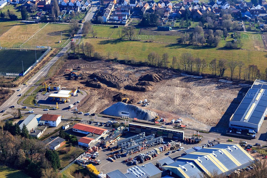 Luftbild: Baustelle zur Erschliessung des neuen Logistikpark der HANSAINVEST und DFI-Real-Estate Kandel nach Abriss des OBI-Markts im Ortsteil Minderslachen in Kandel im Bundesland Rheinland-Pfalz in Deutschland. – Foto: IMG_145374.jpg vom 05.03.2025 durch Werner Riehm/FLY-FOTO.de – Auflösung des Originals: 5472 x 3648 px – Entdecke HANSAINVEST | Kapital-verwaltungs-gesellschaft: Hansainvest – DFI Real Estate - Driving Future Innovation