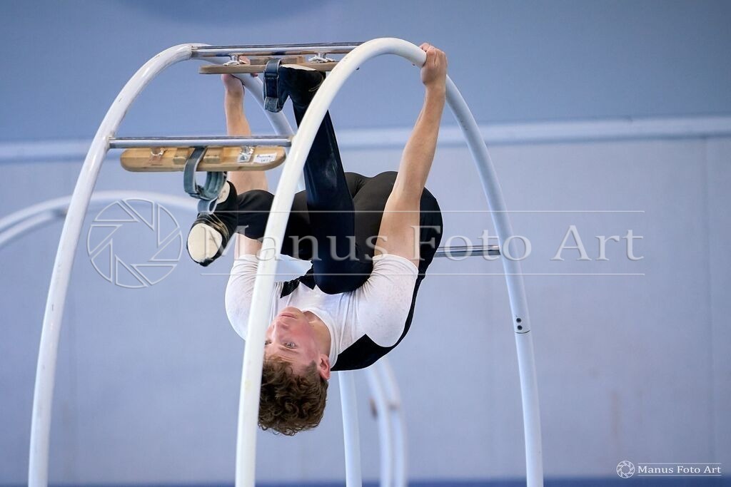 2024-06-20-1-A-DSC01575 | Professionelle Sportfotografie in Hamburg, Schleswig-Holstein und Niedersachsen – spezialisiert auf Rhönrad, Geräteturnen, Leistungsturnen und rhythmische Sportgymnastik. Bundesweite Begleitung von Rhönrad-Events. Jetzt Sport-Fotos - Realisiert mit Pictrs.com