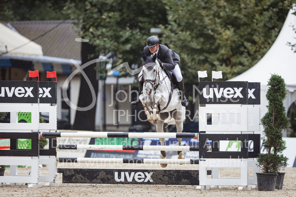 240913_OWLCh_AmateurS-306 | Deine schönsten Turniermomente als professionelle Fotos! Entdecke hochwertige Pferdesport-Fotografie im Online-Shop. Jetzt Fotos finden & bestellen!