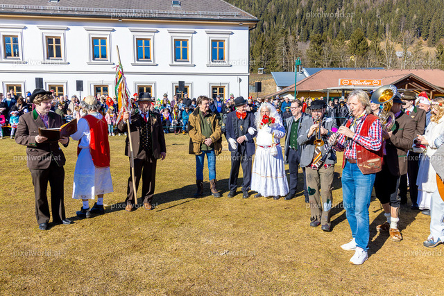 Bärentreiben in Steuerberg | Bildershop von pixelworld.at - Realisiert mit Pictrs.com
