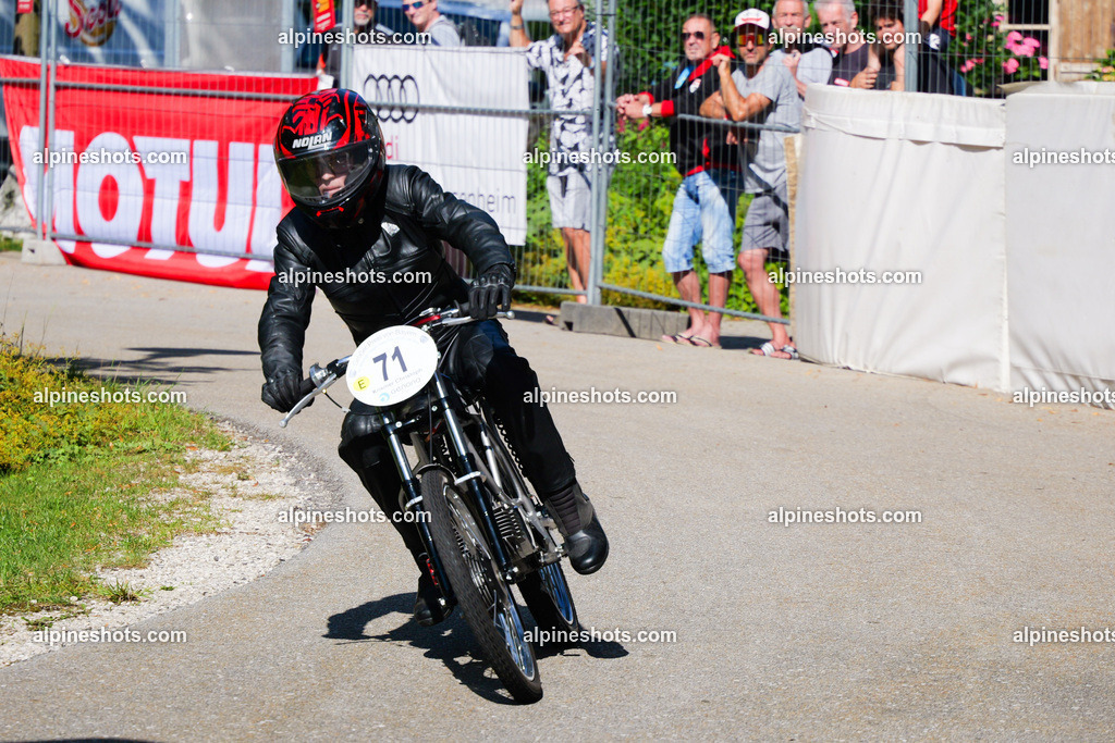 P1025796 | Erleben Sie atemberaubende, hochqualitative Fotos Ihrer Fahrt entlang der malerischen Alpenstraßen. Besuchen Sie alpineshots.com, um professionelle Aufnahmen Ihrer unvergesslichen Reise zu finden und zu kaufen - Realisiert mit Pictrs.com