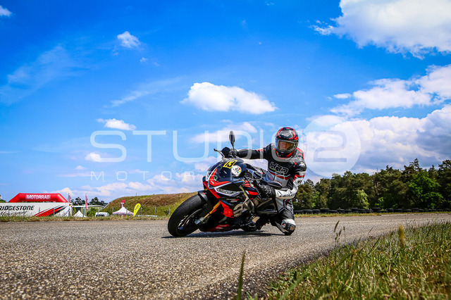 0013-260508DCB-011_13 | Deine Full-Service-Agentur für ✔️Videoproduktionen und ✔️Motorsportfotografie Jetzt Angebot anfragen!