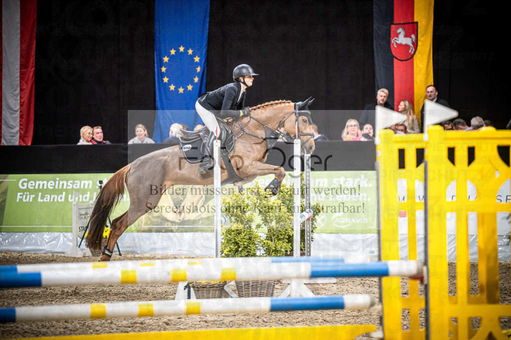 DOS_2853 | Entdecke hochwertige Reitturnierfotos von Foto Oger. Professionell, emotional und authentisch – jetzt Lieblingsmomente im Shop bestellen.Deutschlandweite Turnierfotografie. - Realisiert mit Pictrs.com