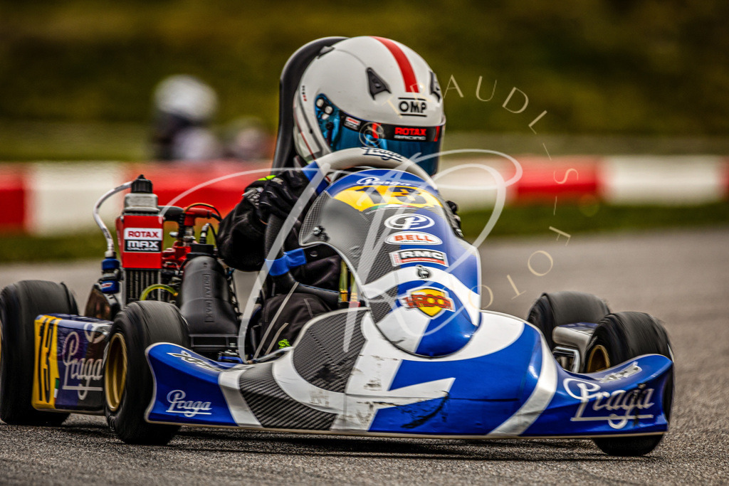 1b1bcf903e314b3a83d8aaa7c0f9471c | traudl_s_fotos