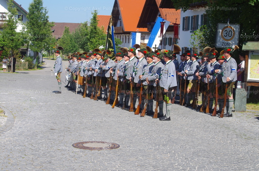 IMGP5446 | fotografiert von Axel PollmannLeonhardi Wallfahrt Benediktbeuern und Murnau, Fronleichnam, Fasching, Landschaft im Loisachtal und Benediktbeuern  - Realisiert mit Pictrs.com