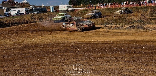 _DSC6549 | 
Natürlich, hier ist eine Meta-Beschreibung, die sich aus dem Text ableitet:

Entdecke die Welt der Fotografie durch die Linse von Justin Wenzel, einem 23-jährigen Fotografen, der seit 2016 seine Leidenschaft für die Kunst entfaltet. Von Portraits über Ti - Realisiert mit Pictrs.com