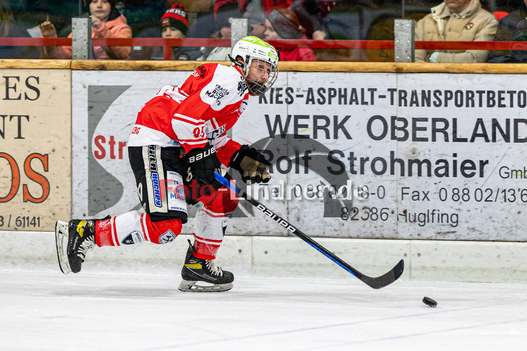Halbfinale Spiel 3 TSV Peißenberg Miners vs TEV Miesbach | Eishockey Bayernliga Playoffs 2023/2024, Halbfinale Spiel 3 TSV Peißenberg Miners vs TEV Miesbach, 20240315,
Moritz BIRKNER (Miners 95) in Aktion,
2024-03-15 in Peißenberg (Eisstadion)
95 Moritz BIRKNER (Miners 95)
Copyright: WolfgangxLindner foto-lindner.de