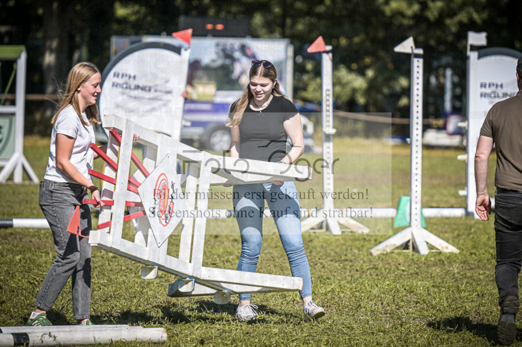 DOS_0019 | Entdecke hochwertige Reitturnierfotos von Foto Oger. Professionell, emotional und authentisch – jetzt Lieblingsmomente im Shop bestellen.Deutschlandweite Turnierfotografie. - Realisiert mit Pictrs.com