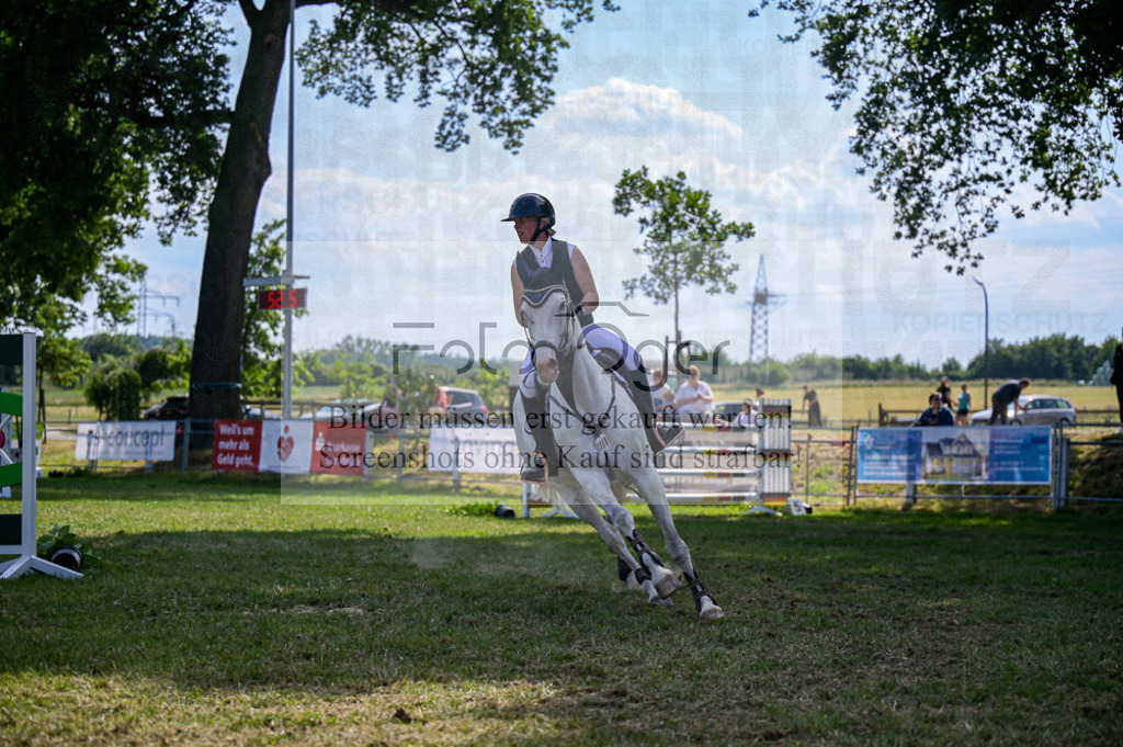 Reitturnier Voxtrup | Entdecke hochwertige Reitturnierfotos von Foto Oger. Professionell, emotional und authentisch – jetzt Lieblingsmomente im Shop bestellen.Deutschlandweite Turnierfotografie. - Realisiert mit Pictrs.com
