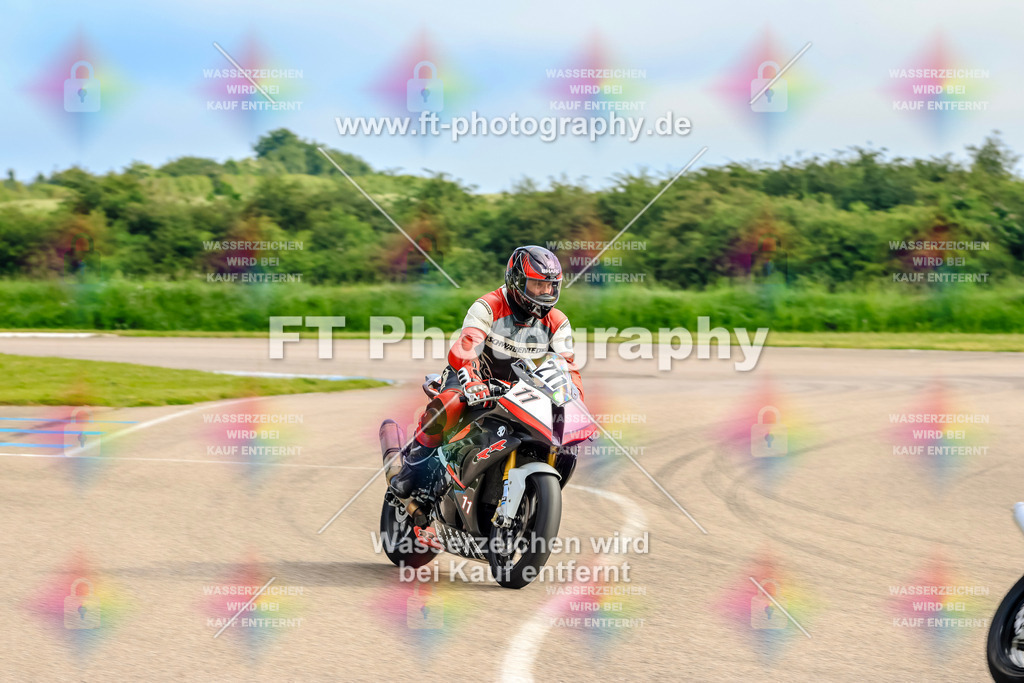 MotoTeam-8170 | Hier findet Ihr Bilder von Touristenfahrten auf der Nürburgring Nordschleife oder von anderen Veranstaltungen die ich besucht habe. Viel Spass beim Durch Schauen 